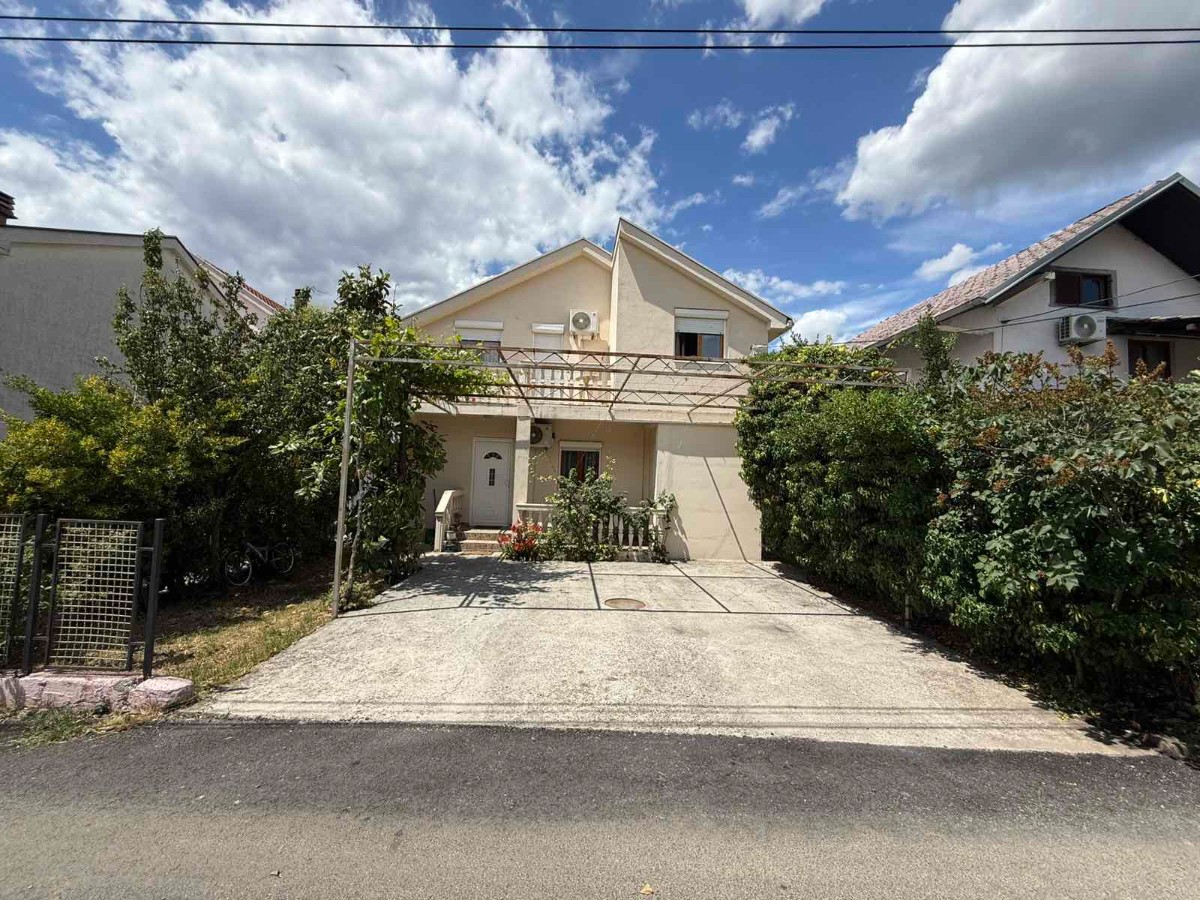 Fully furnished four-room, legal house for sale in Murtovina, Podgorica