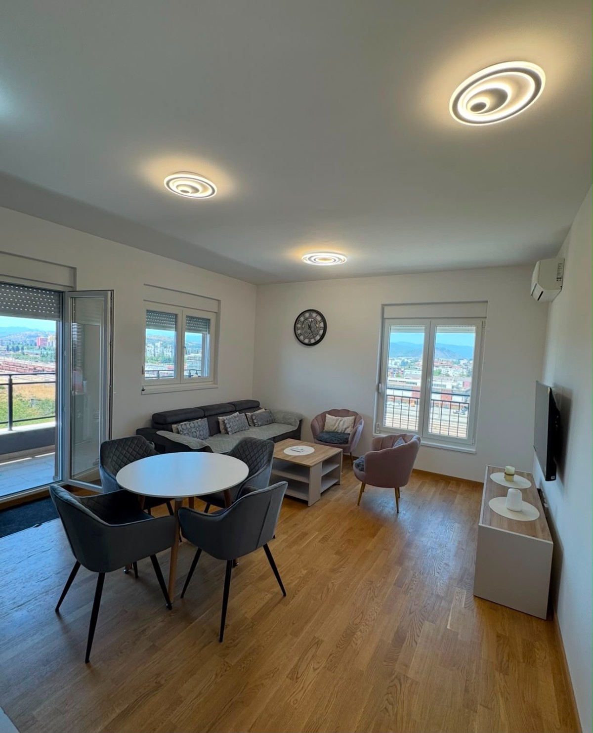 Fully furnished two-room apartment with garage space for rent, Master Block, Stari aerodrome, Podgorica