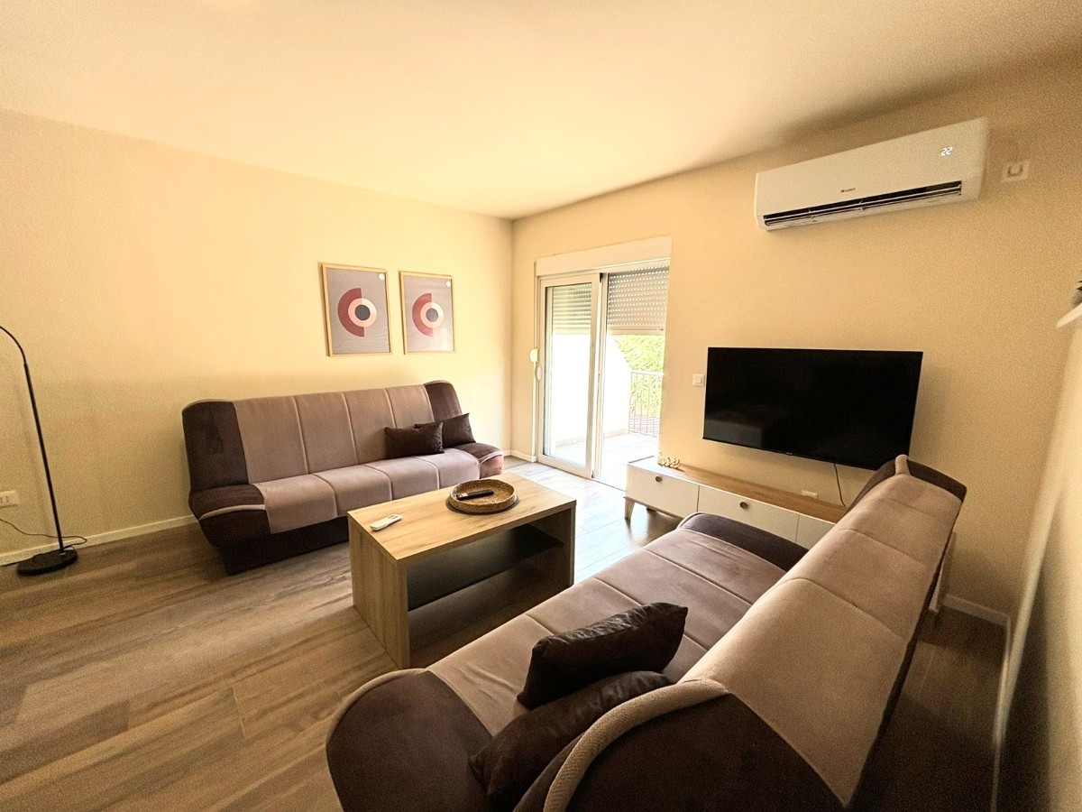 Izdaje se dvosoban stan u Donjoj Gorici, Podgorica