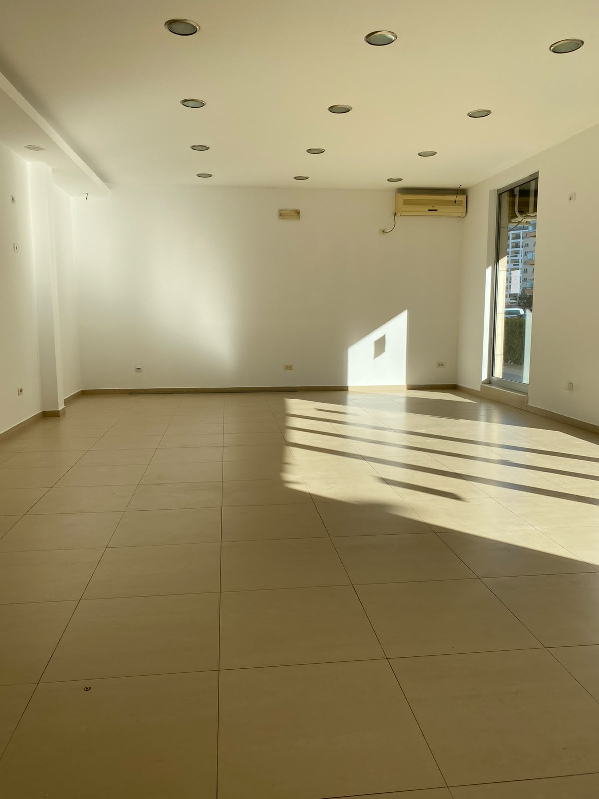 Izdaje se poslovni prostor, City Kvart, Podgorica