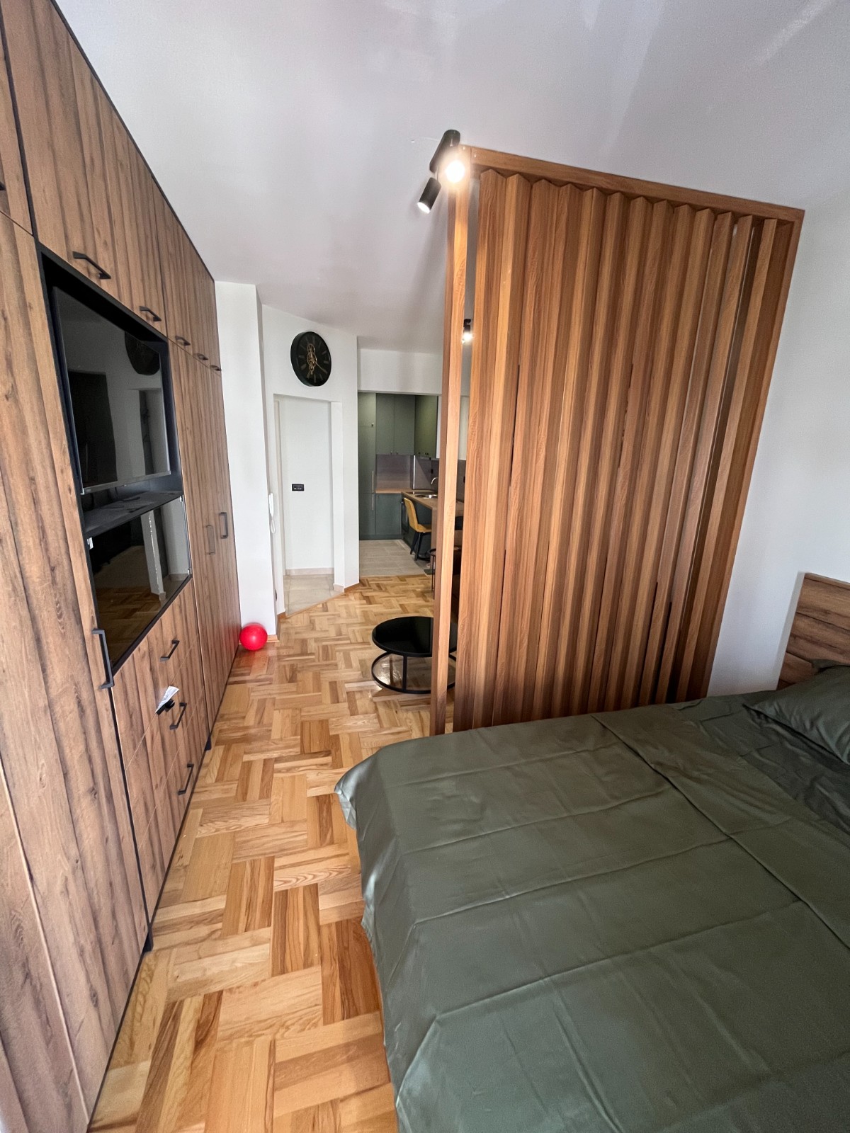 Luxuriously furnished smaller one-room apartment for sale, Zabjelo, Podgorica