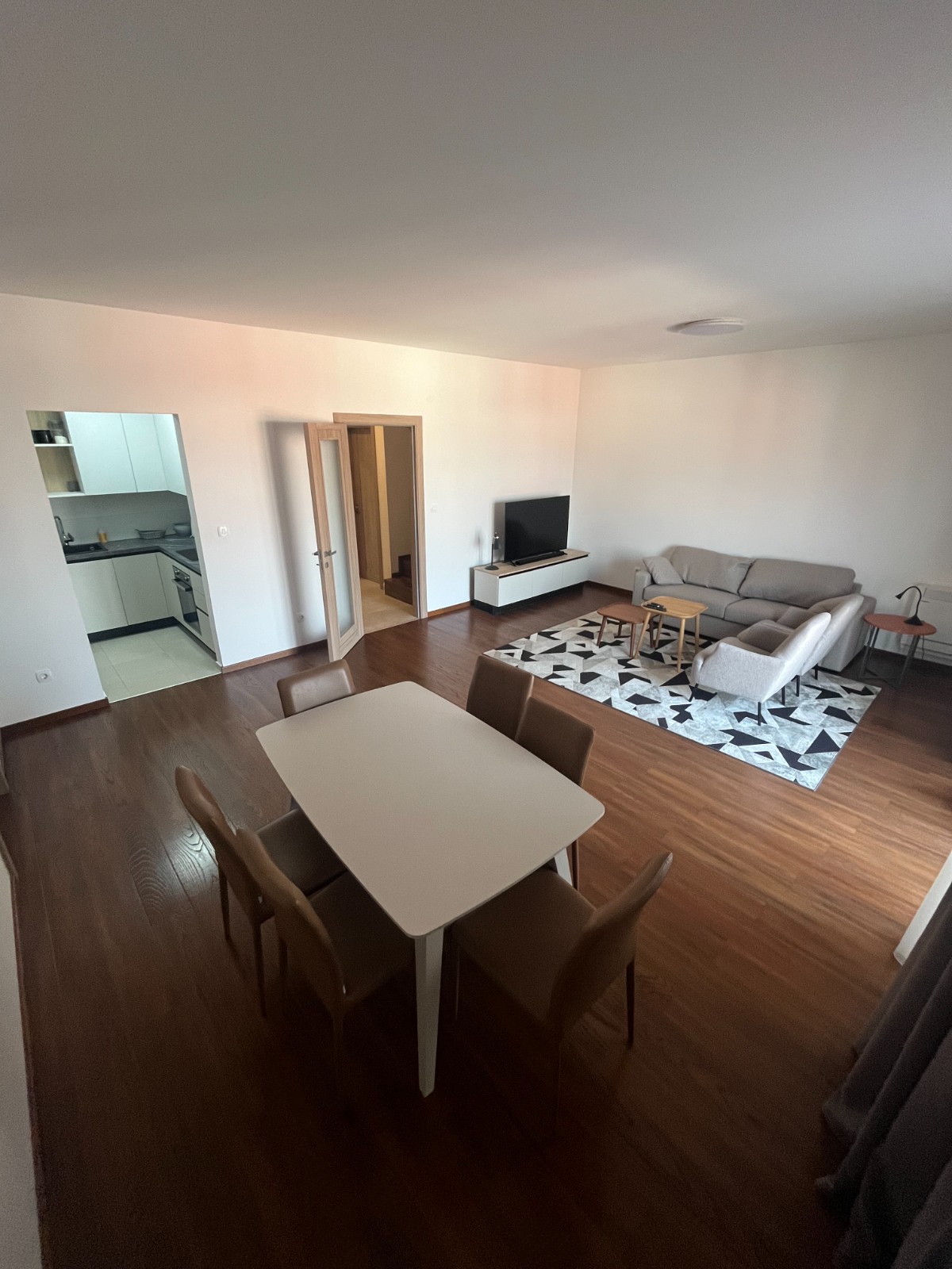Luxuriously furnished four-room duplex apartment for rent, Master quarter, Podgorica