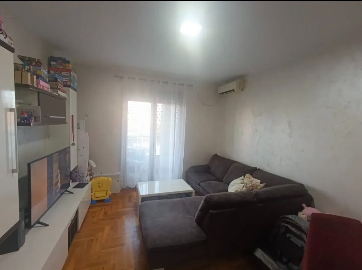 Prodaje se namjesten jednosoban stan, Zabjelo, Podgorica