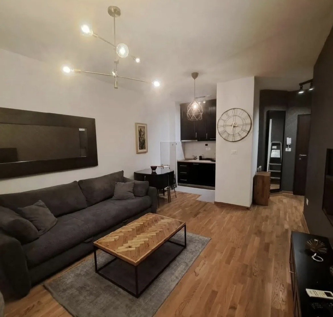 Prodaje se luxuzno opremljen jednosoban stan sa garaznim mjestom, City Kej, Zagorič, Podgorica