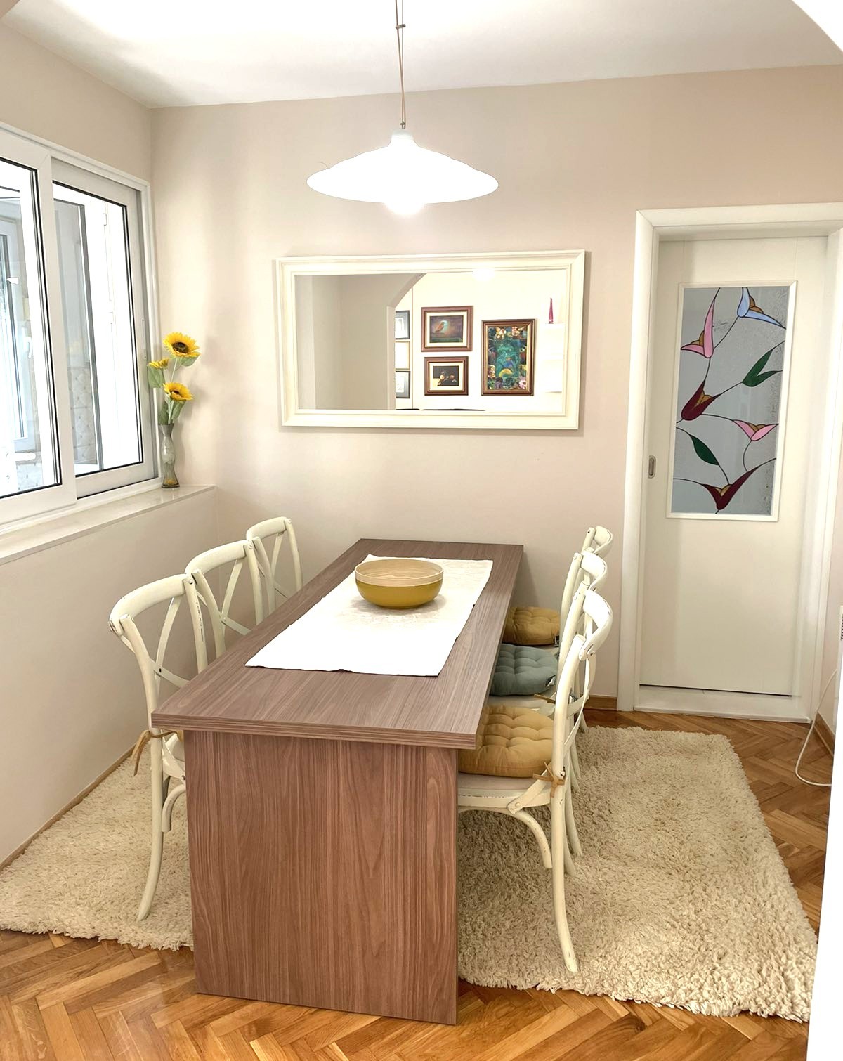 Furnished three-room apartment for rent in block VI, Podgorica. 