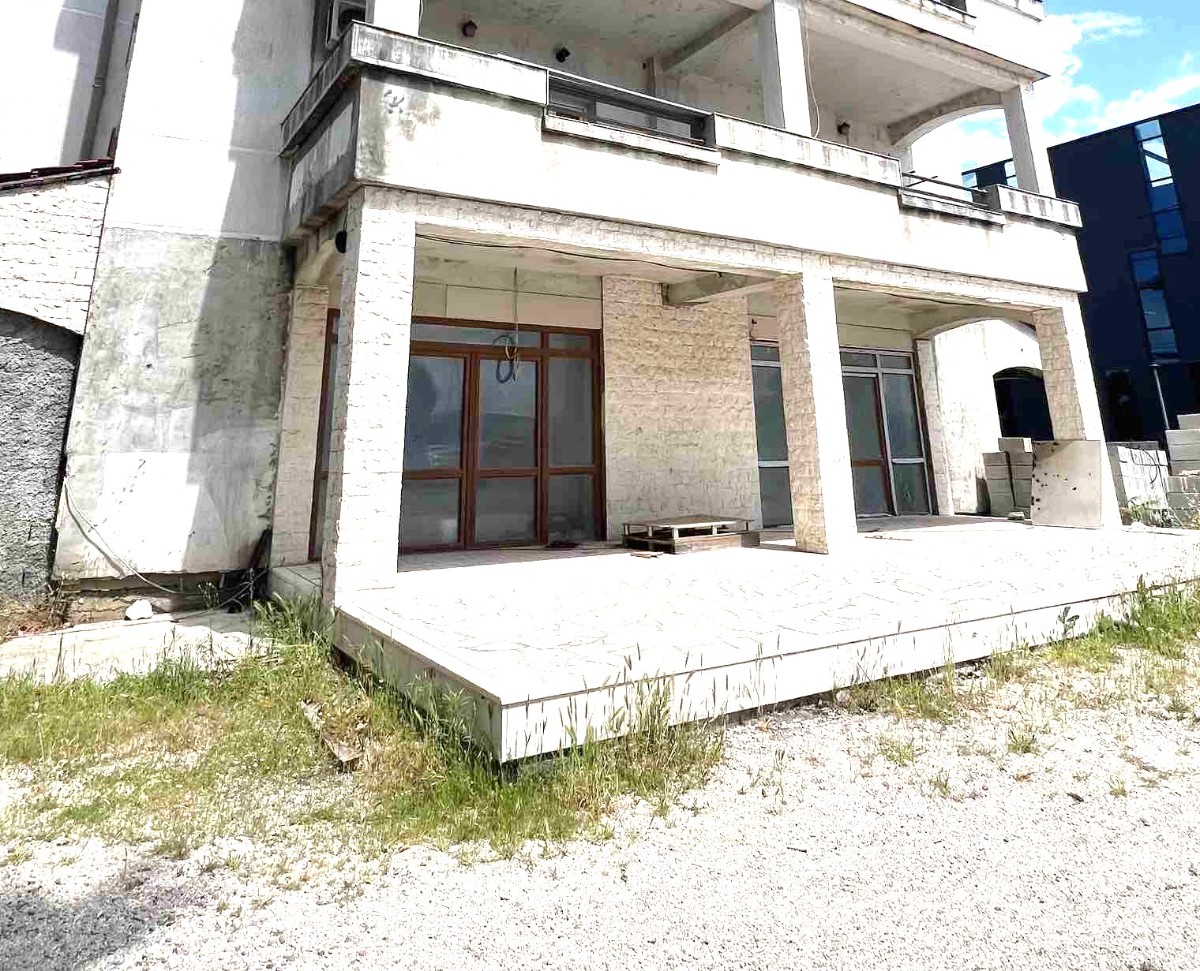 Office space for rent in an excellent location in Gornja Gorica, next to Bulevar.