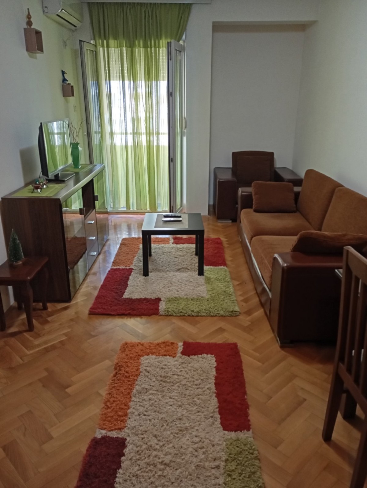 Izdaje se namješten jednosoban stan u Bloku VI