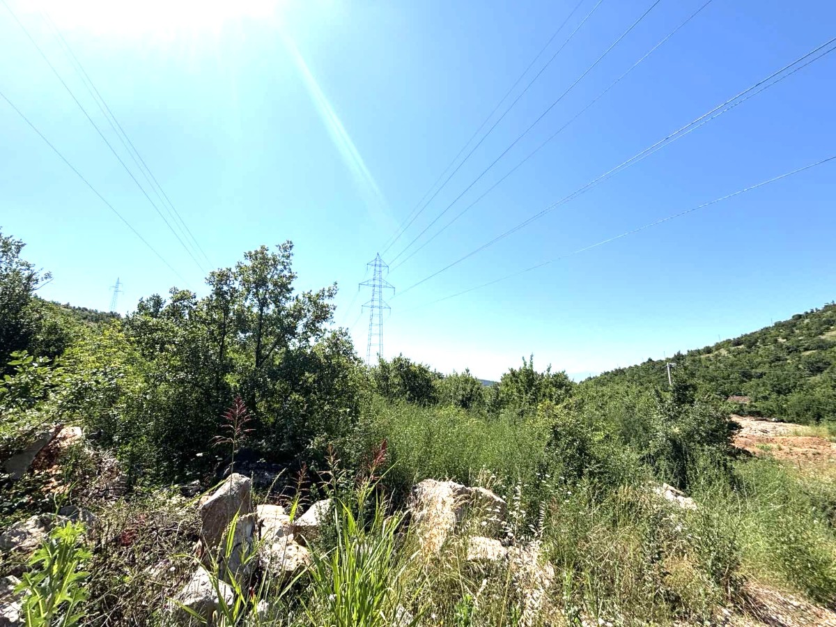 Prodaje se plac u Rogamima, Podgorica