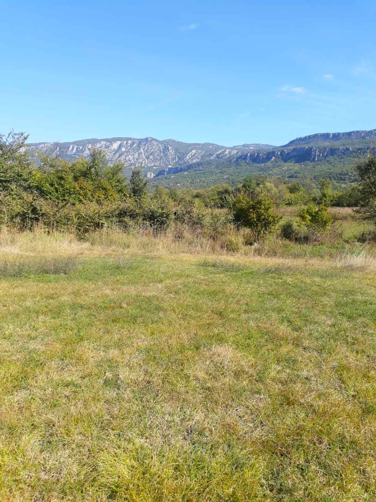 Prodaje se plac u Spužu, Danilovgrad. 