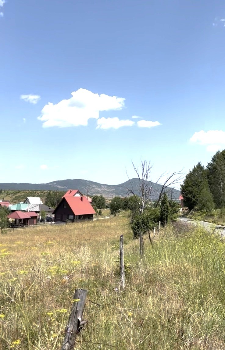 Plot for sale in Žabljak, 1.5 km from the center.