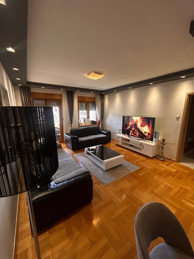  Two-bedroom apartment of 76m² for rent 