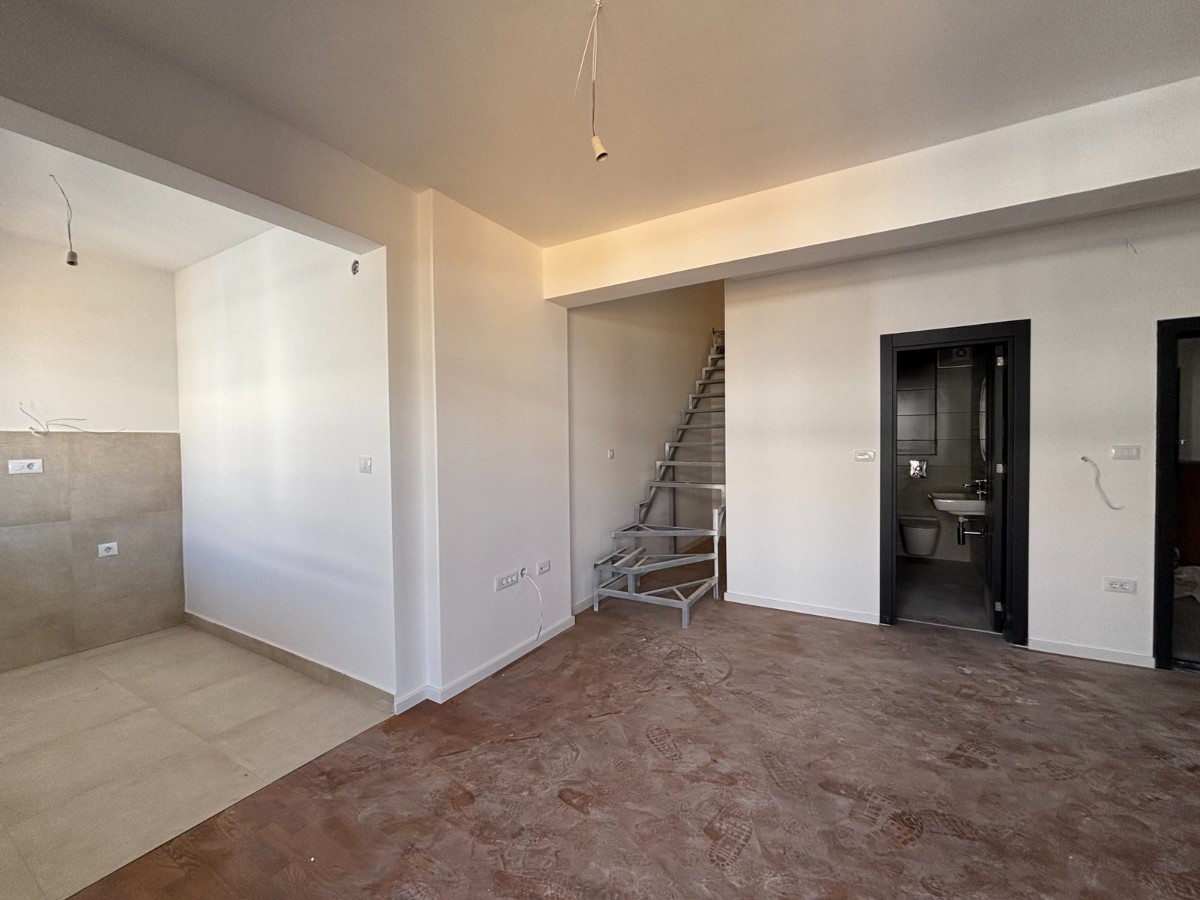 Prodaje se Trosoban Duplex Stan u Zagoricu , Podgorica 