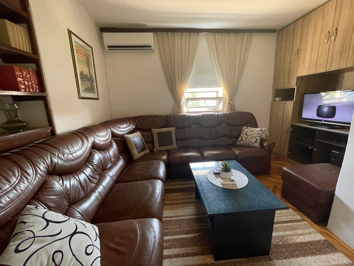 Prodaja dvosobnog stana 42m2 u strogom centru Podgorice