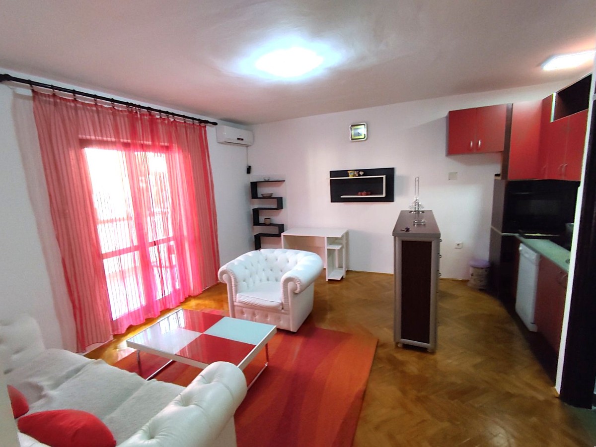 One bedroom apartment for rent on Mali Brdo, Podgorica.