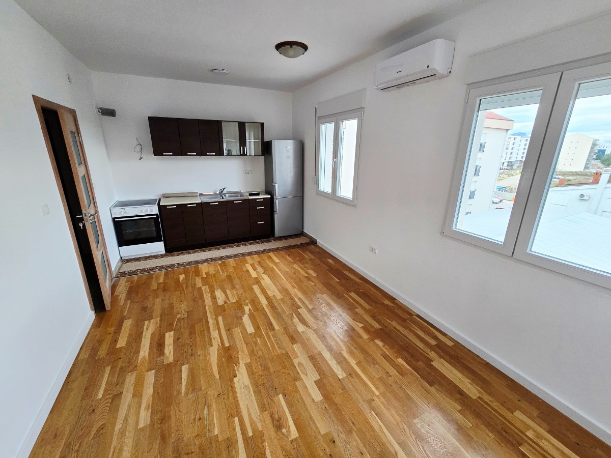 Semi-furnished one-room apartment for rent behind Multikom, Podgorica.