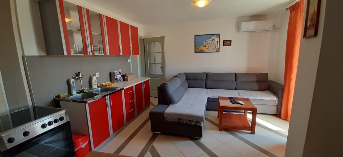 One-room apartment for rent in Budva