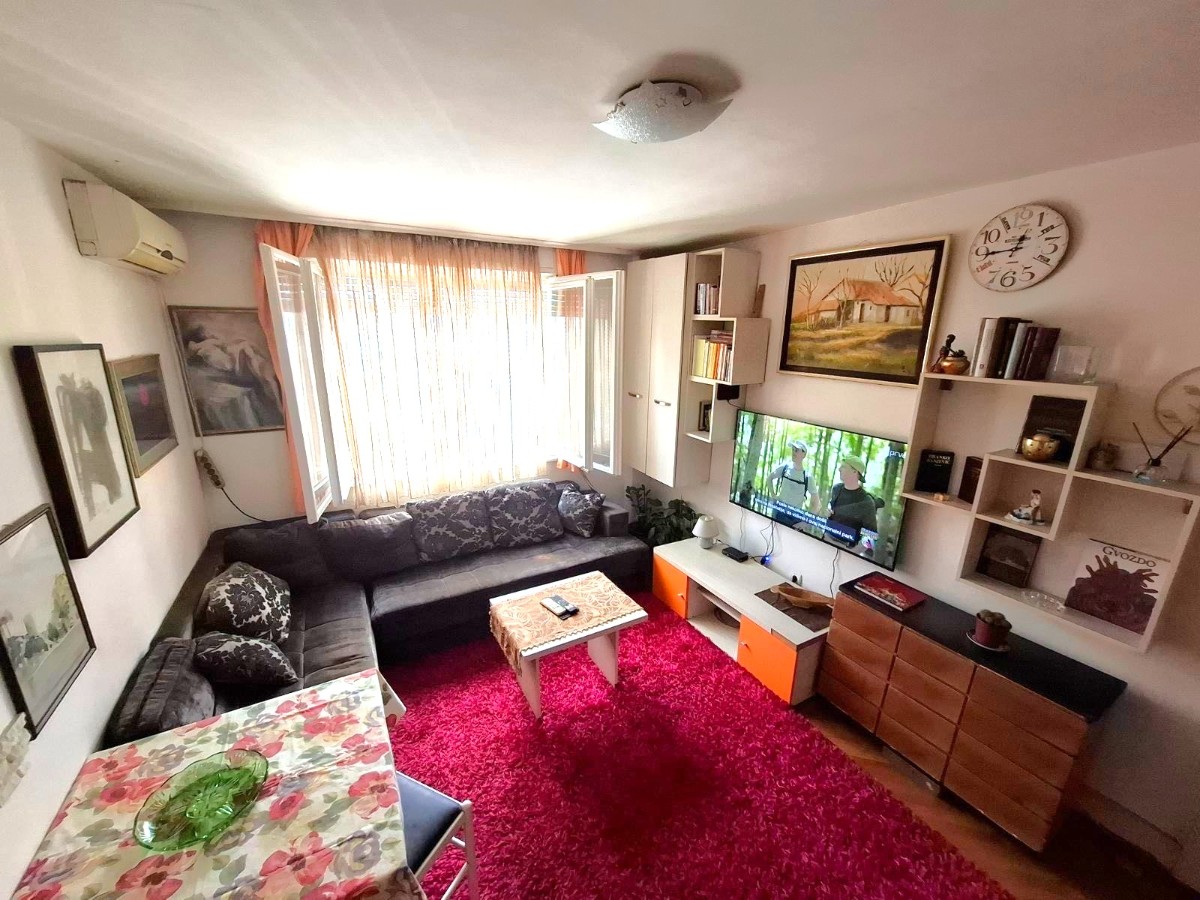 One-room apartment for rent via Morača