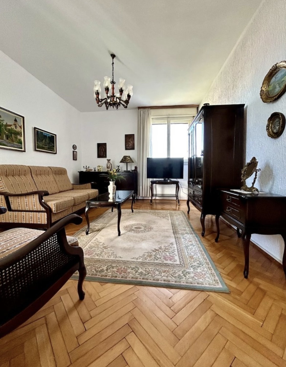 Izdavanje dvosobnog stana - Pet udovica , Momisići