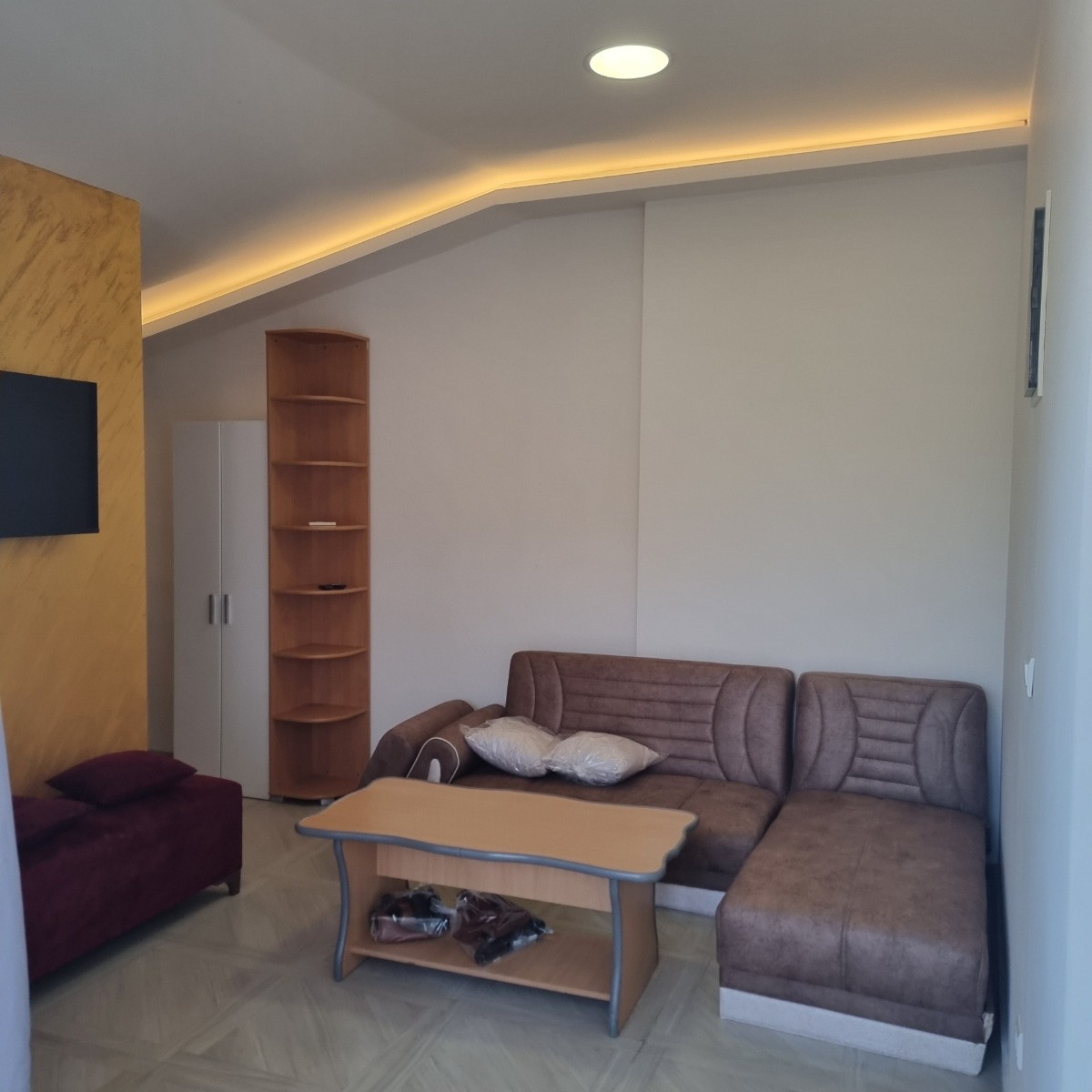 One-bedroom, furnished apartment for rent in Tolosi