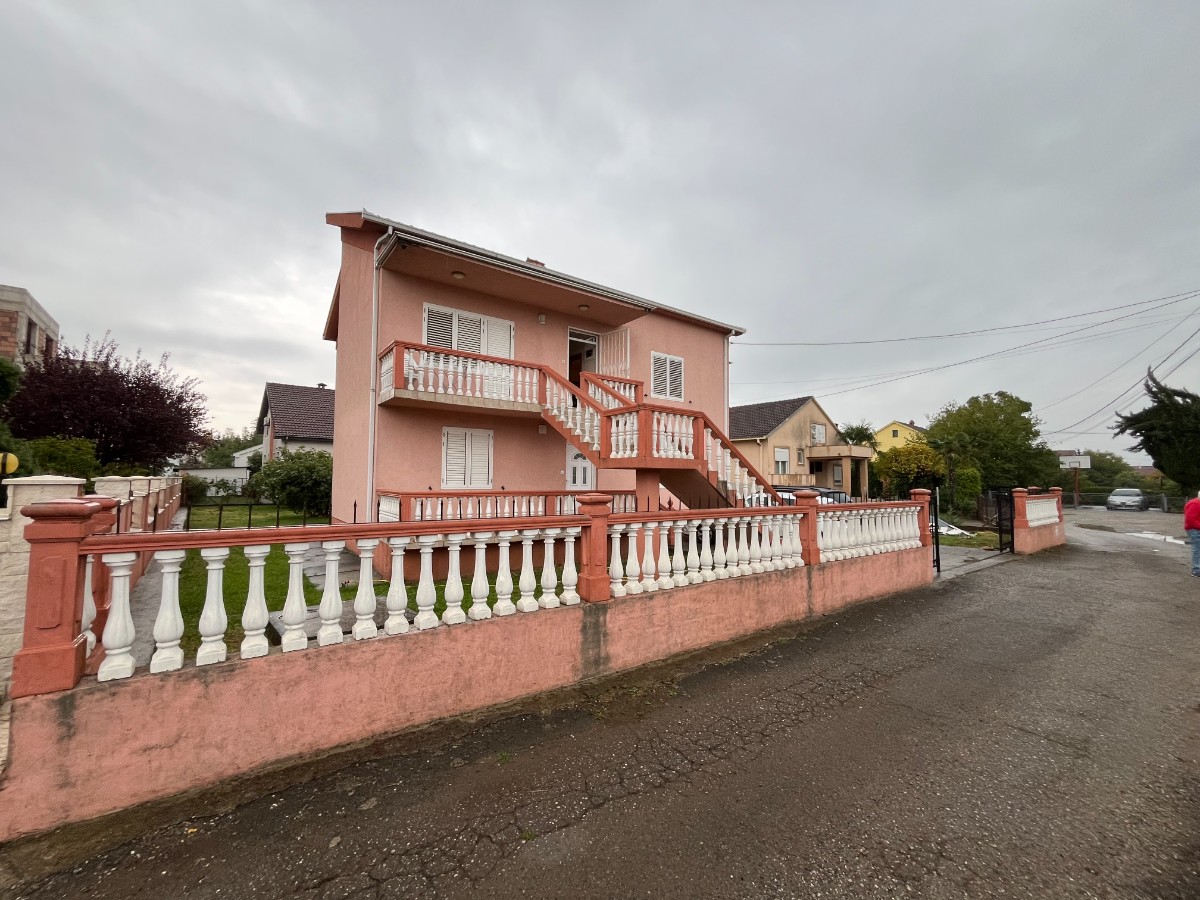 For sale is a fully furnished house with a plot in an attractive location in Tolosi