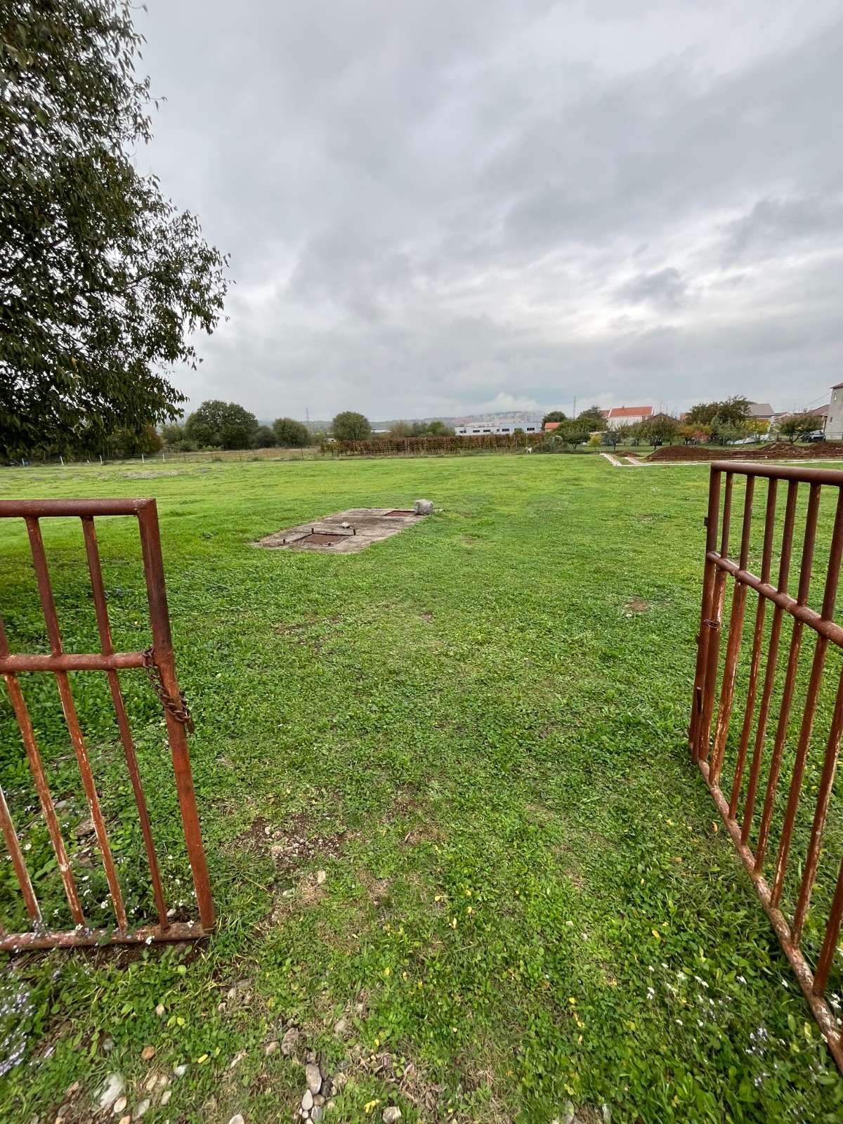 An extraordinary plot in Donji Kokoti is for sale