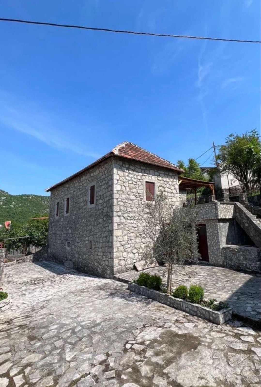 House with yard and land for sale, Dodosi, Cetinje municipality, Lake Skadar