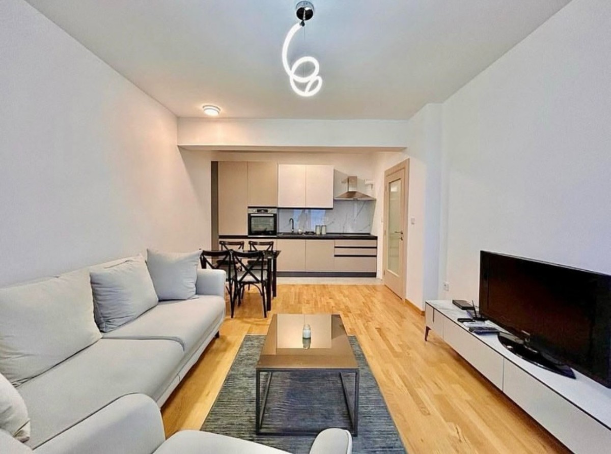 Izdaje se jednosoban stan u Staroj varoši