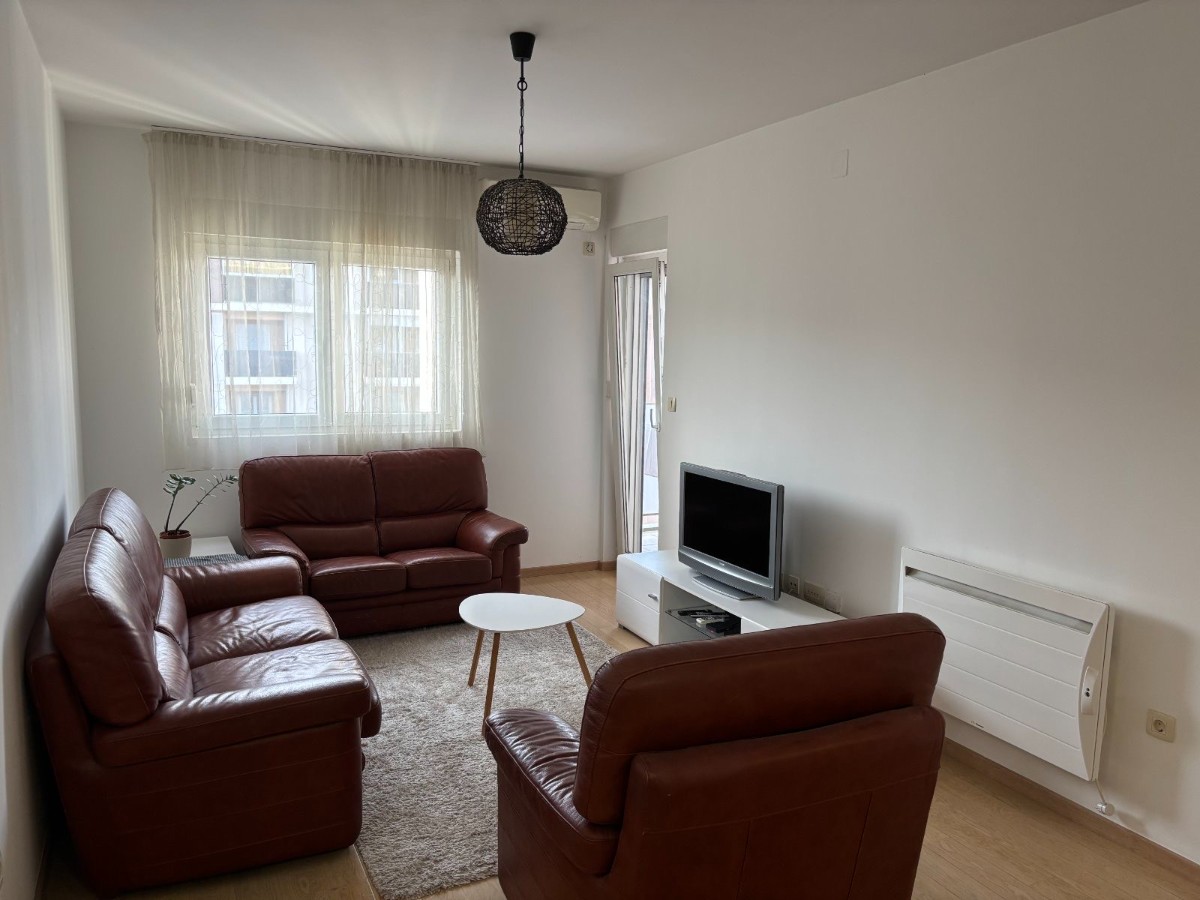 Two-bedroom, nicely furnished and fully equipped apartment for rent in the Zetagradnje building in the City quarter, Podgorica