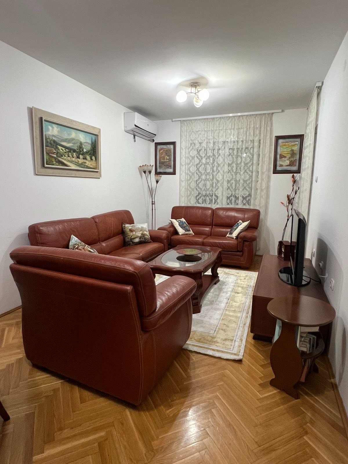 Izdaje se lijepo namjesten jednosoban stan, Blok 9, Podgorica