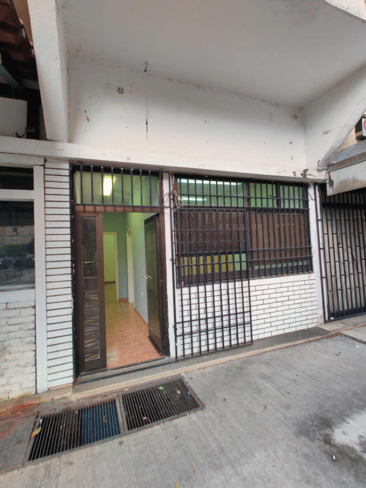 Office space for sale on the ground floor of the building, Lepa Kata, Podgorica