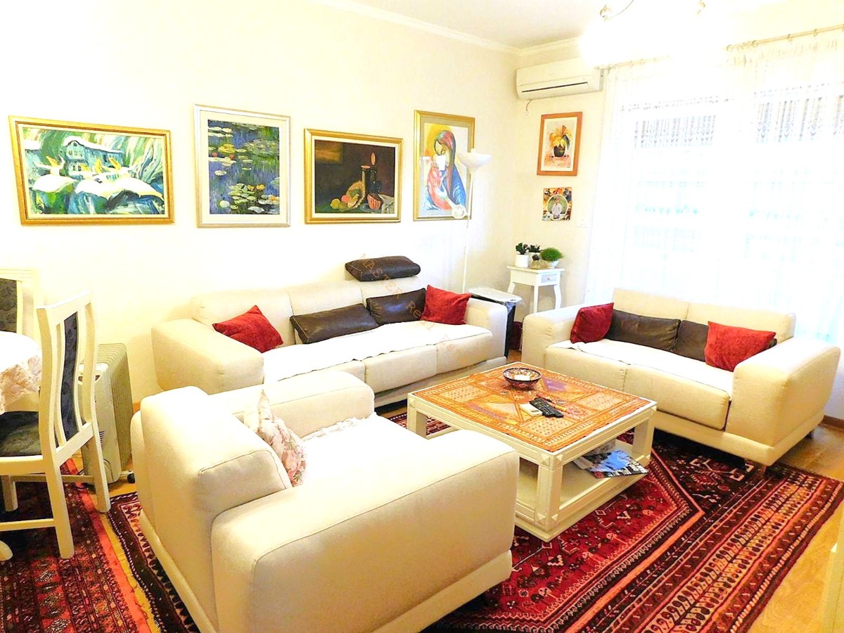 Izdaje se jednosoban stan u City kvartu, Podgorica. 