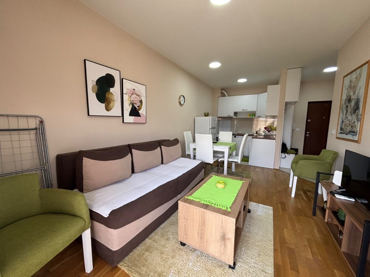 Izdaje se jednosoban stan na Starom Aerodromu, Podgorica. 